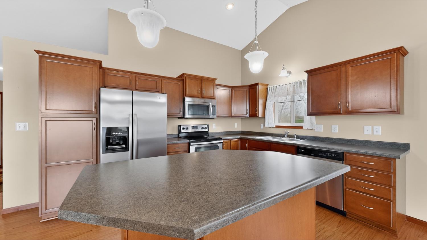 2528 Hawk Ridge Court Southeast Rochester, MN 55904 - Photo 7 of 40
