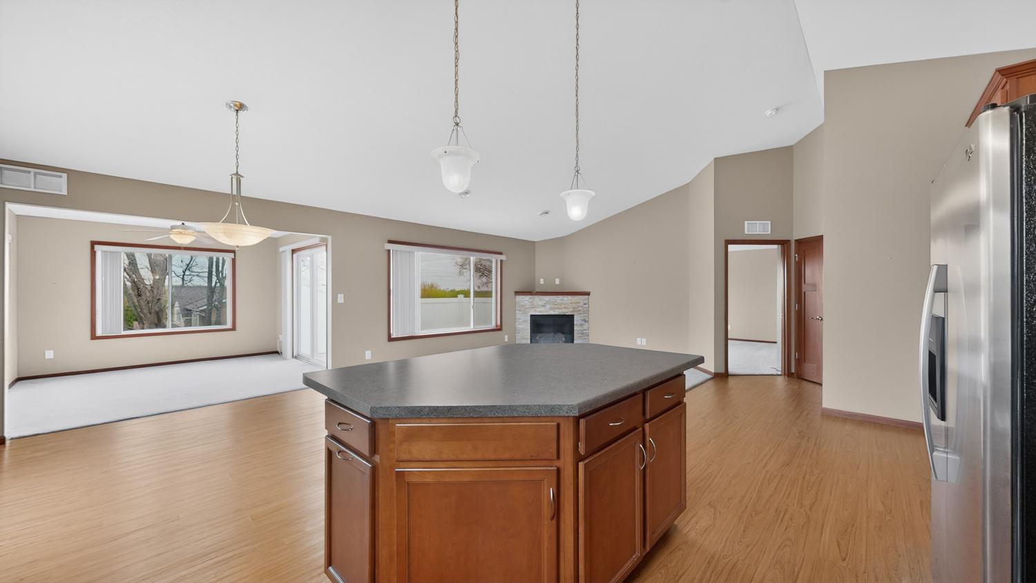 2528 Hawk Ridge Court Southeast Rochester, MN 55904 - Photo 9 of 40