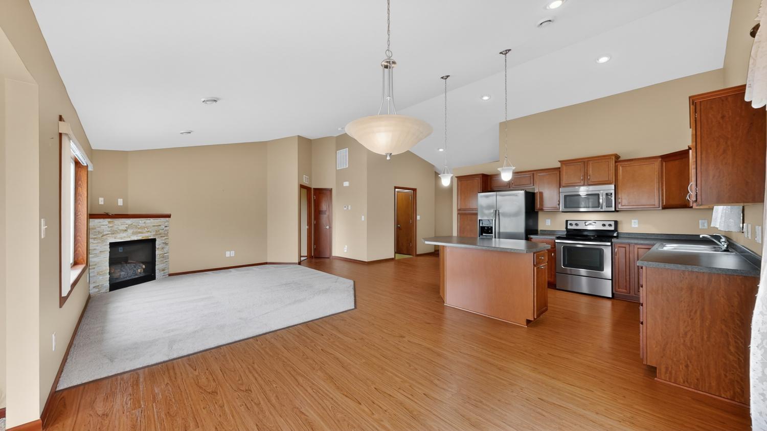 2528 Hawk Ridge Court Southeast Rochester, MN 55904 - Photo 10 of 40