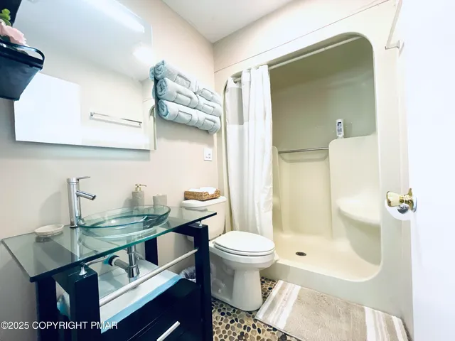 $2,600 | 157 Main Street, Gouldsboro, PA 18424