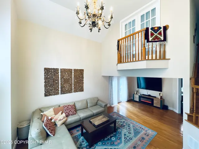 $2,600 | 157 Main Street, Gouldsboro, PA 18424