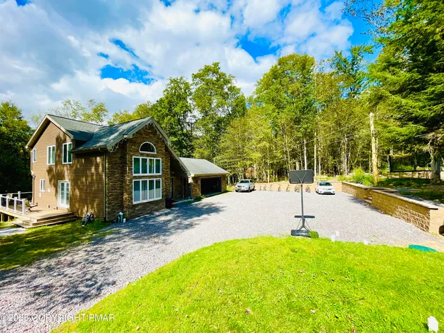 $2,600 | 157 Main Street, Gouldsboro, PA 18424