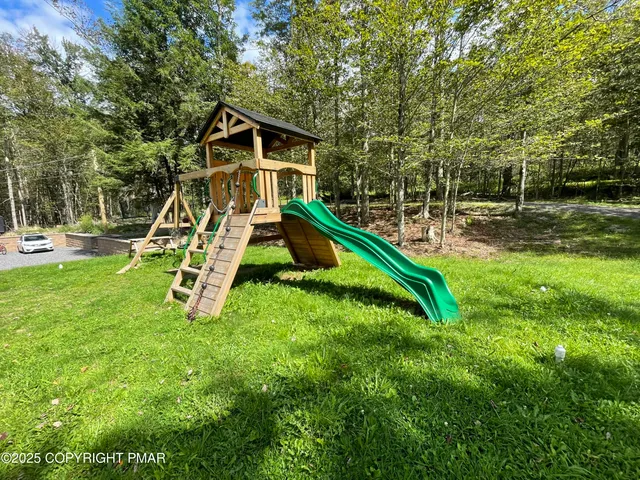 $2,600 | 157 Main Street, Gouldsboro, PA 18424