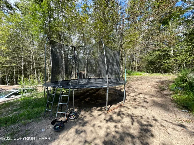 $2,600 | 157 Main Street, Gouldsboro, PA 18424