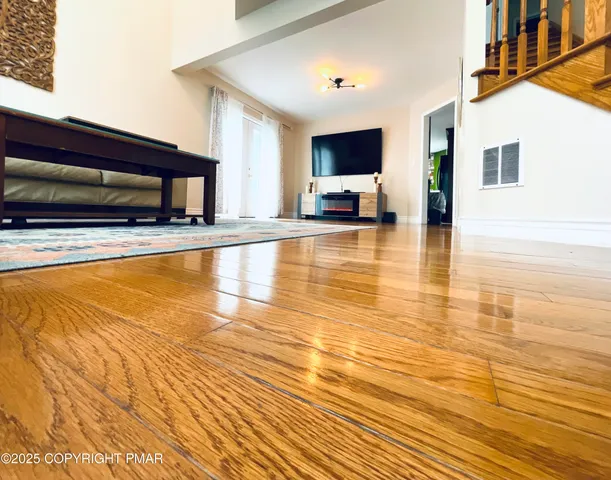 $2,600 | 157 Main Street, Gouldsboro, PA 18424