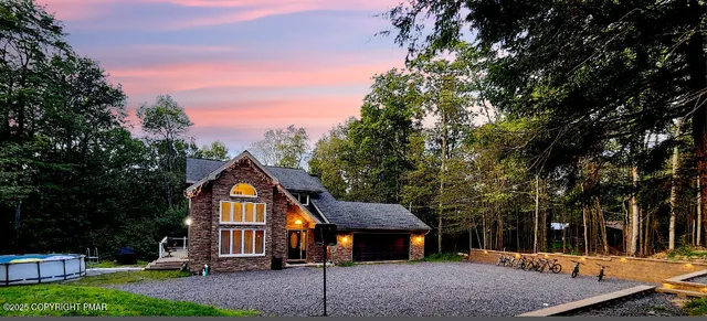 $2,600 | 157 Main Street, Gouldsboro, PA 18424