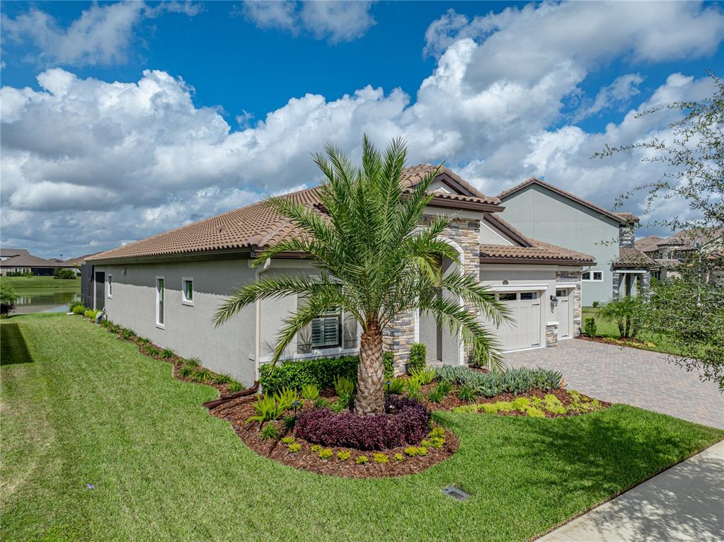 10877 Rustic Timber Loop San Antonio, FL 33576 - Photo 5 of 99 Gallery Image 5