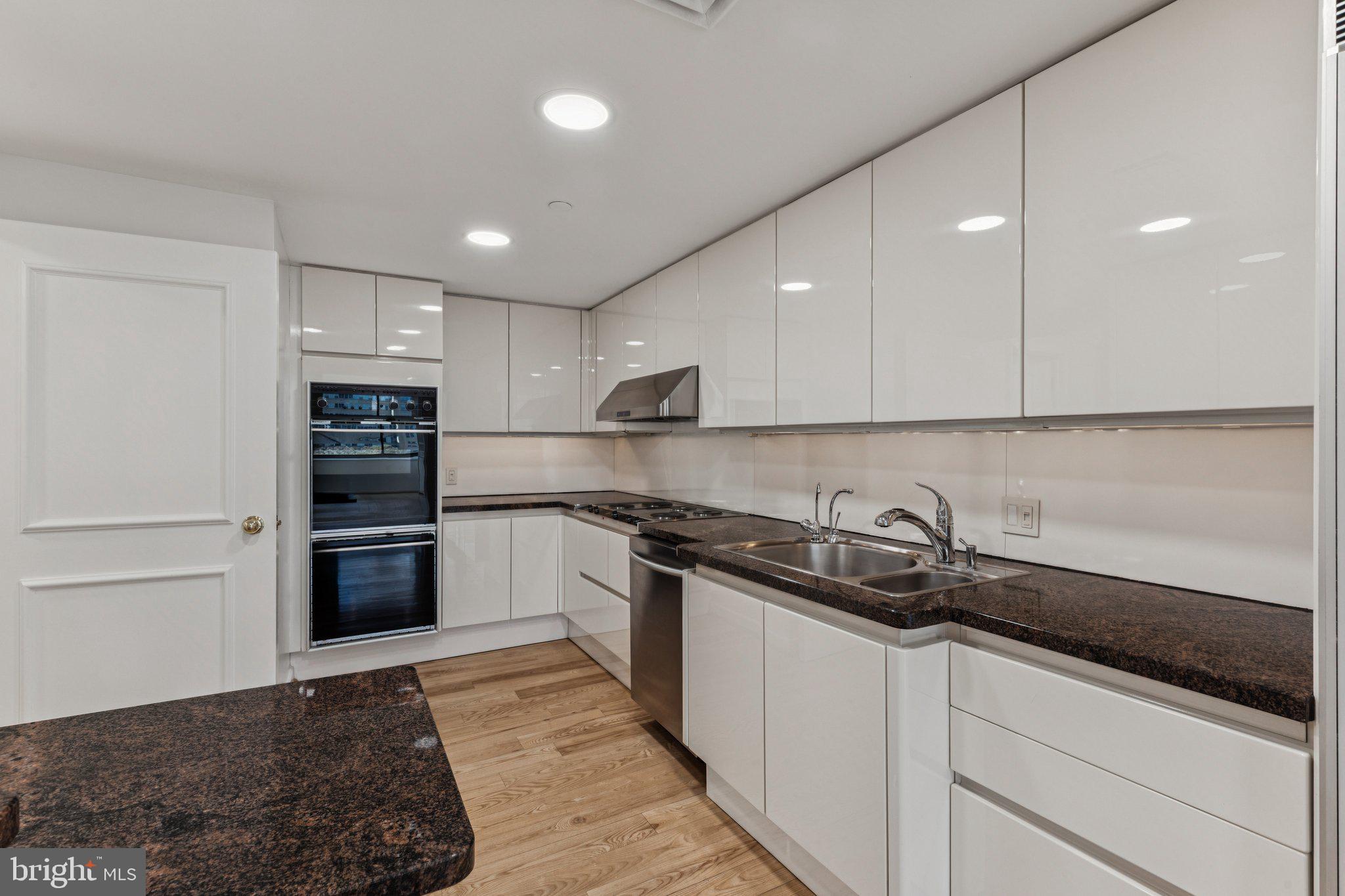 202 West Rittenhouse Square, Unit 1106 Philadelphia, PA 19103 - Photo 11 of 50