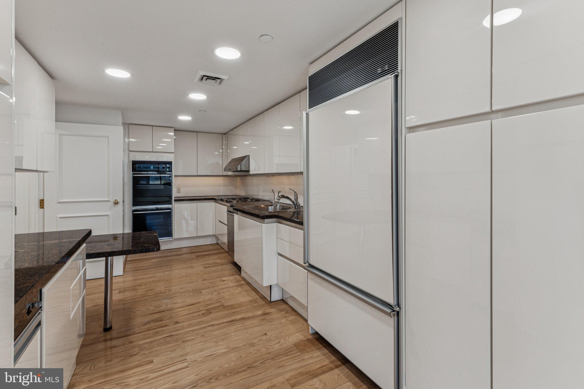 202 West Rittenhouse Square, Unit 1106 Philadelphia, PA 19103 - Photo 13 of 50