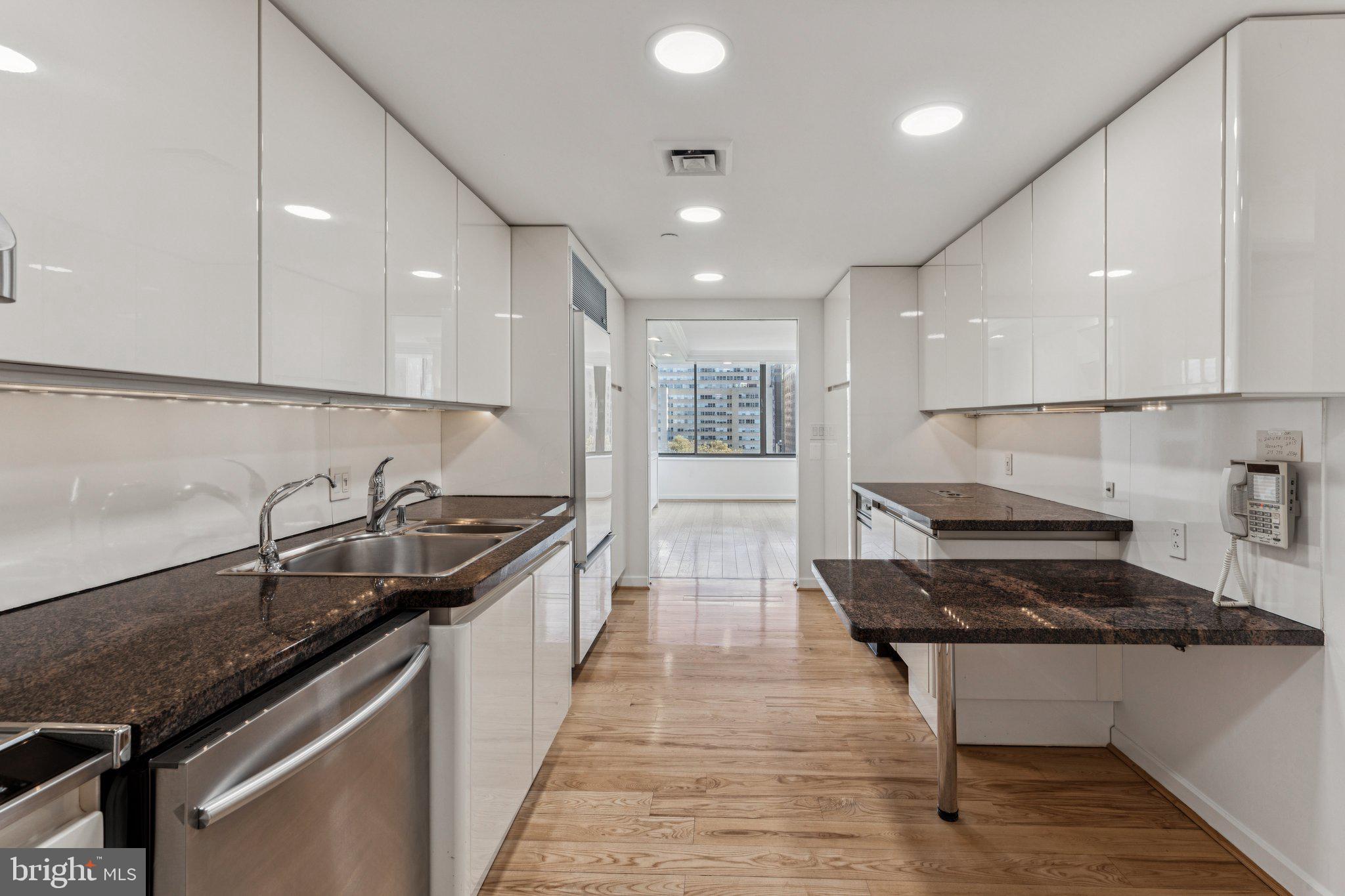 202 West Rittenhouse Square, Unit 1106 Philadelphia, PA 19103 - Photo 10 of 50