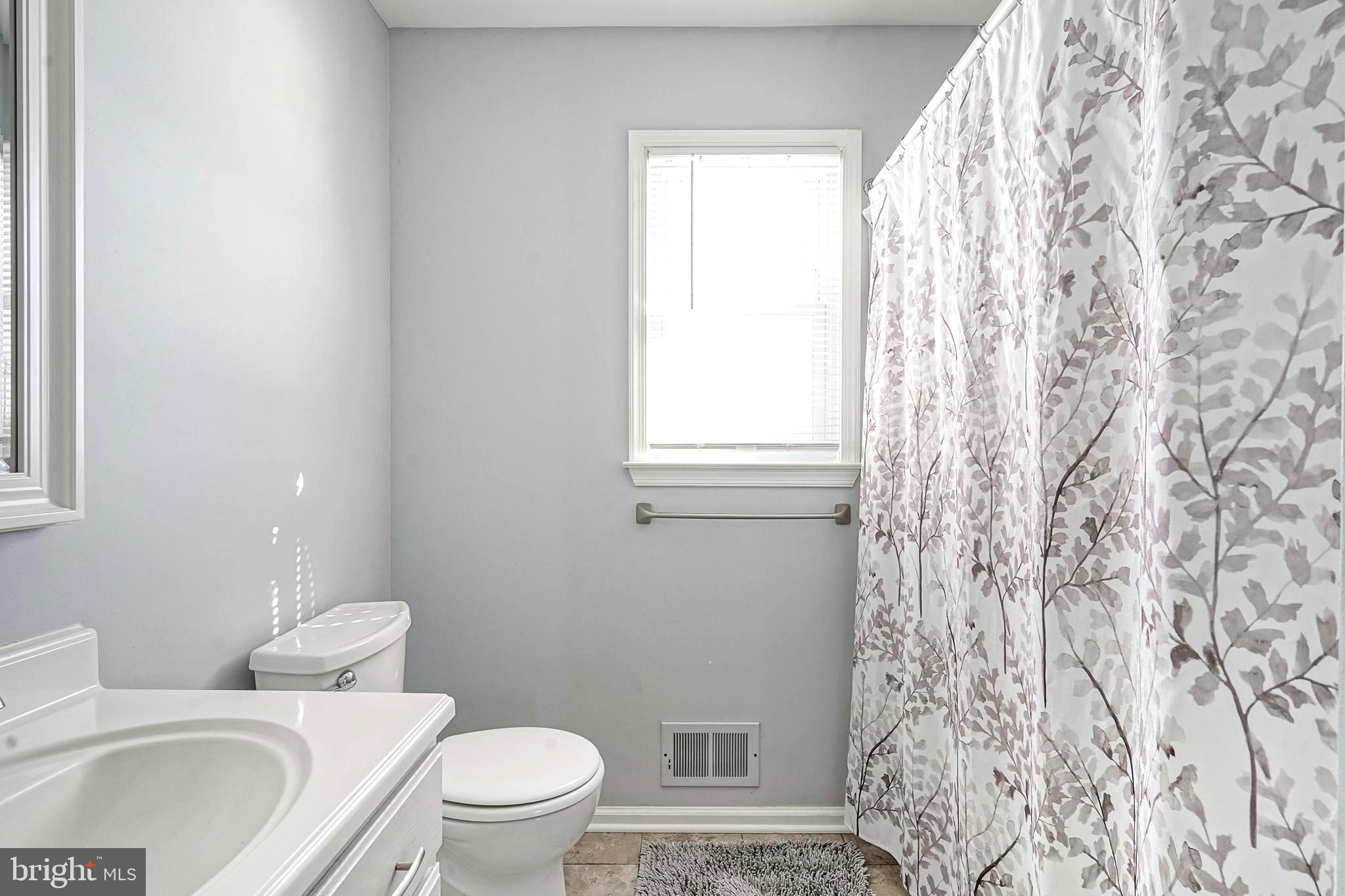 14 Lorne Road Blackwood, NJ 08012 - Photo 31 of 50