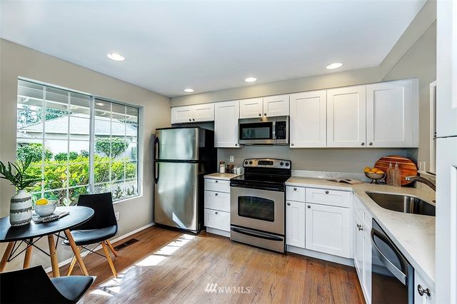 $725,600 | 13410 Northeast 89th Court, Redmond, WA 98052