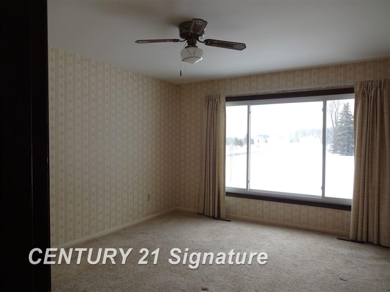 4505 Lone Road Freeland, MI 48623 - Photo 11 of 23