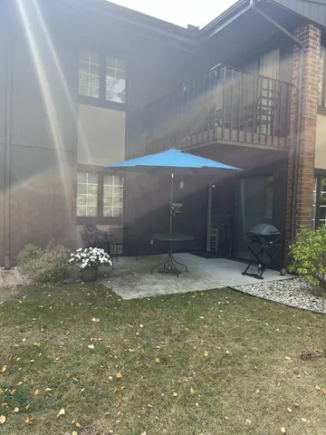 $220,000 | 22 Zurich Court, Unit 2, Geneva, WI 53147