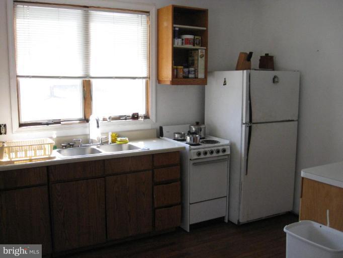 427 Venton Road Edgewater, MD 21037 - Photo 12 of 17 Kitchen #2