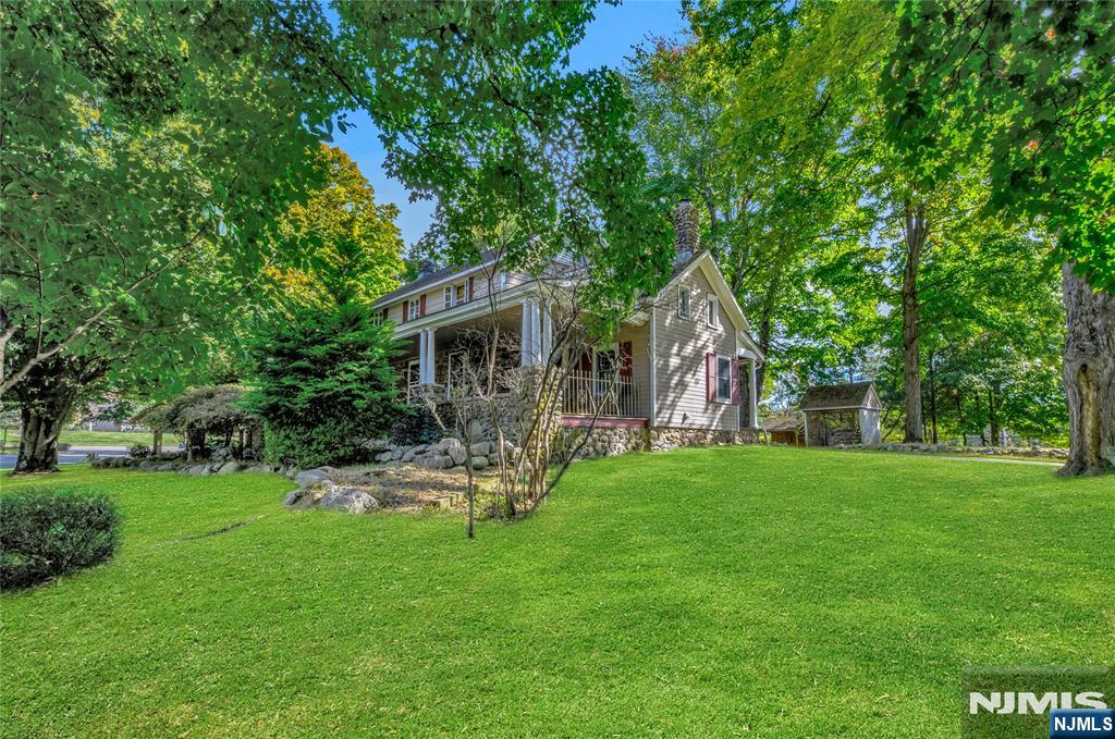 124 Rivervale Road Park Ridge, NJ 07656 - Photo 4 of 46 Gallery Image 4