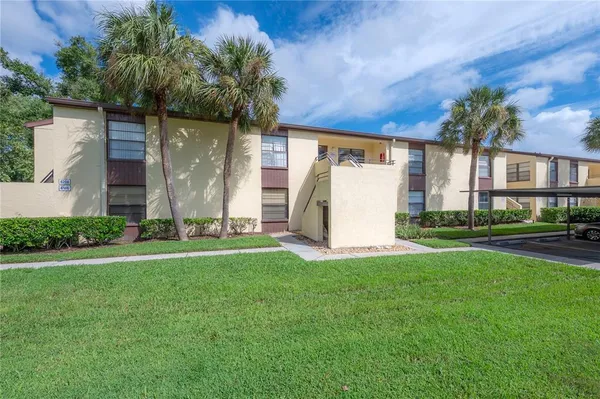 $2,000 | 13608 South Village Drive, Unit 6204, Tampa, FL 33618