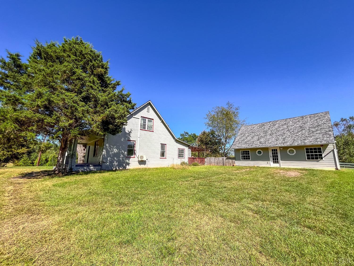 627 Waugh's Ferry Road Amherst, VA 24521 - Photo 4 of 58 Gallery Image 4