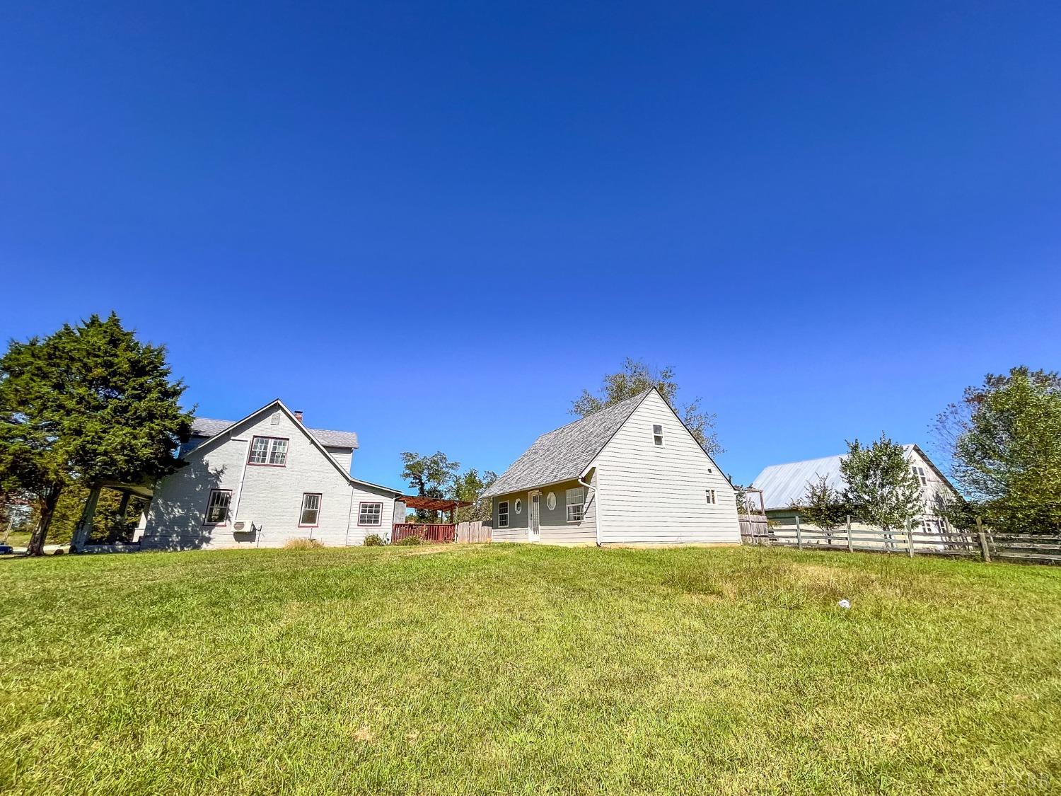 627 Waugh's Ferry Road Amherst, VA 24521 - Photo 5 of 58 Gallery Image 5