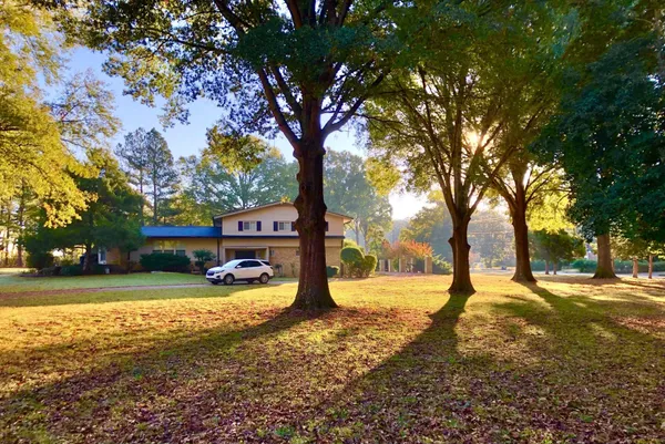 $595,000 | 544 Peterson Lake Road, Collierville, TN 38017