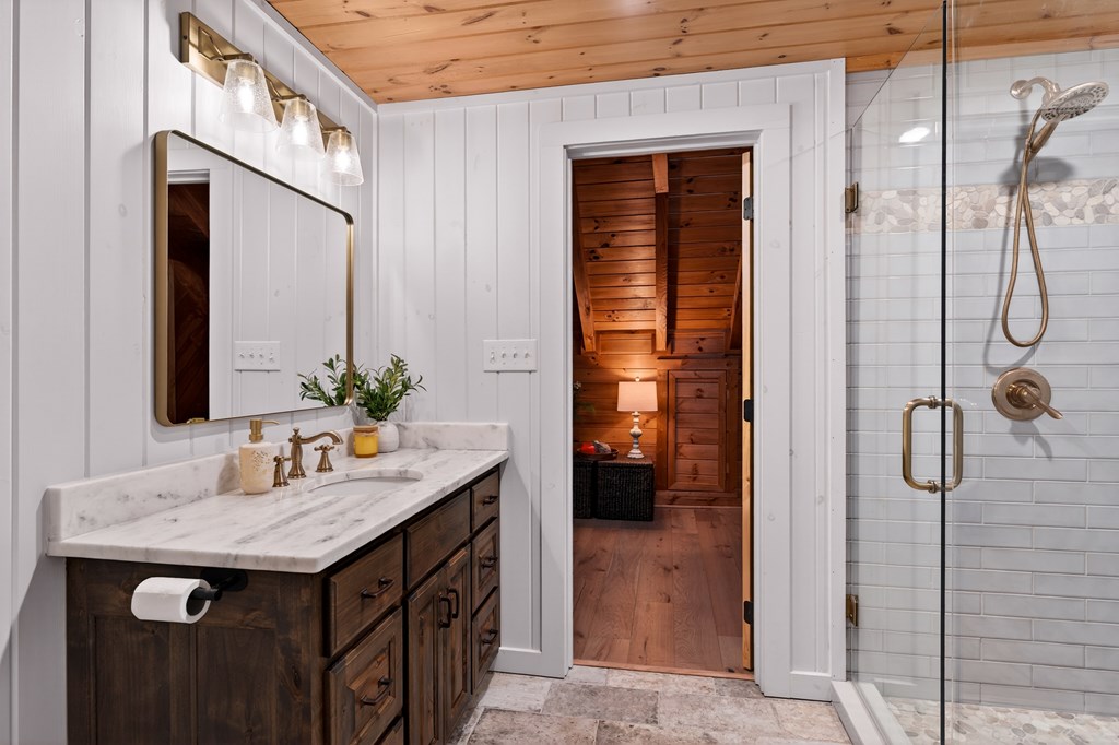 24 Earnest Alta Circle Blue Ridge, GA 30513 - Photo 11 of 38 Master bath upstairs