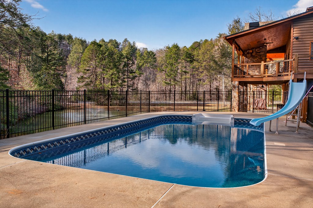 24 Earnest Alta Circle Blue Ridge, GA 30513 - Photo 27 of 38 Gated pool