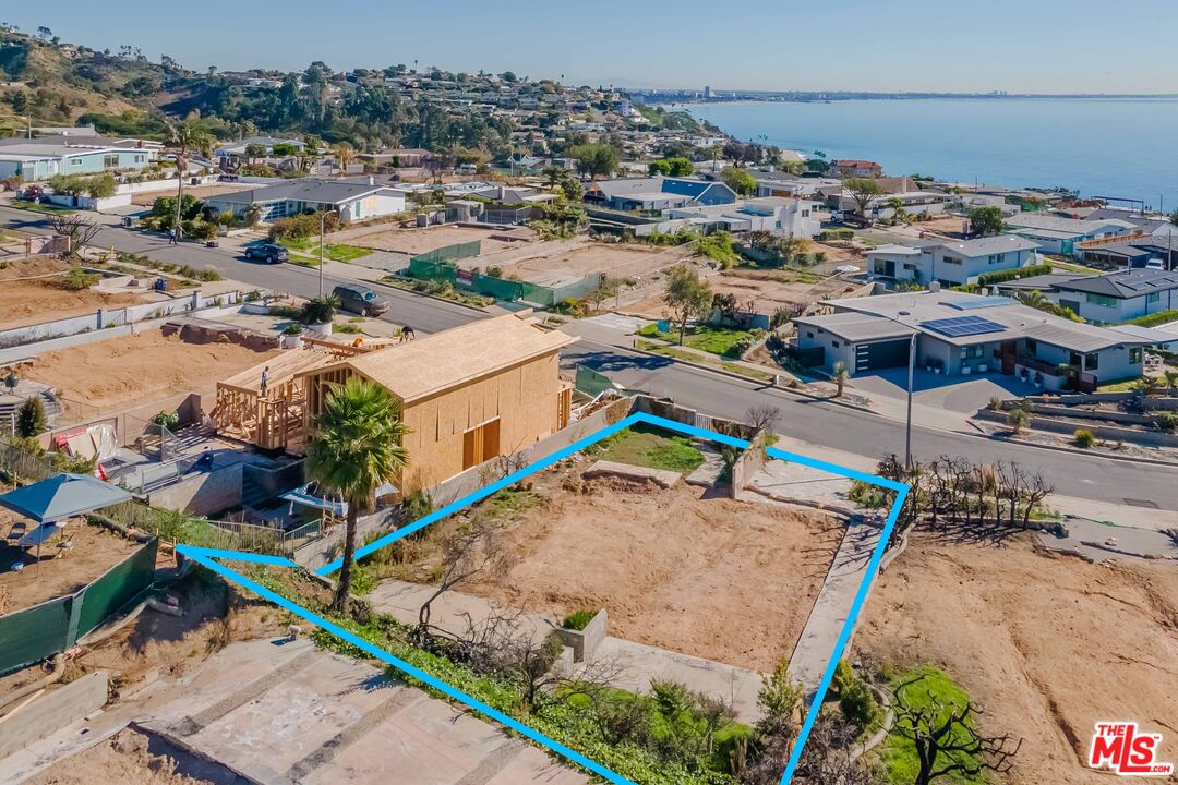 3711 Oceanhill Way Malibu, CA 90265 - Photo 3 of 9