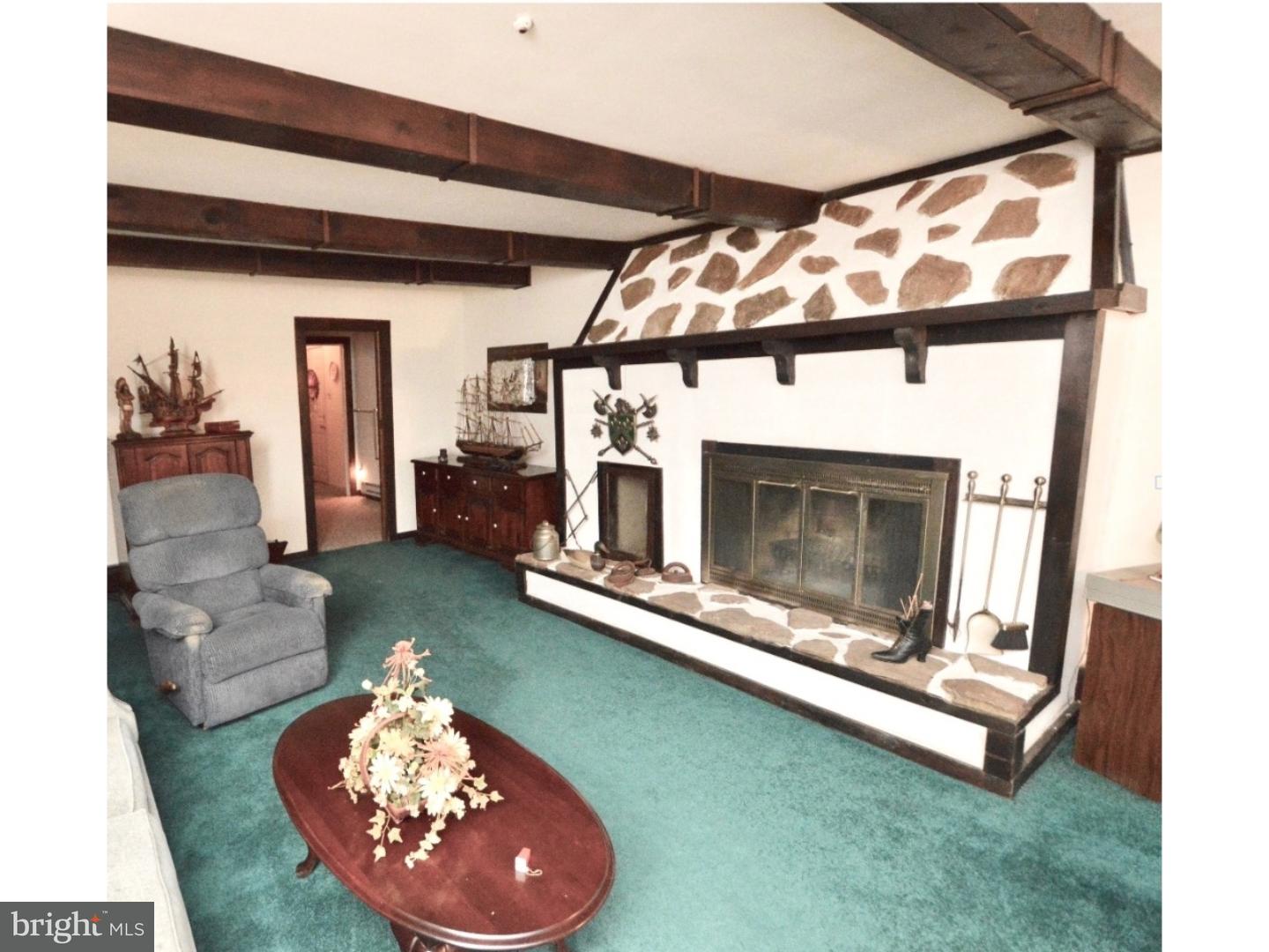290 Little Mill Road Pine Hill, NJ 08021 - Photo 5 of 23 Family Room