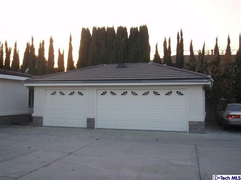11533 Ranchito Street El Monte, CA 91732 - Photo 14 of 30 a view of a garage