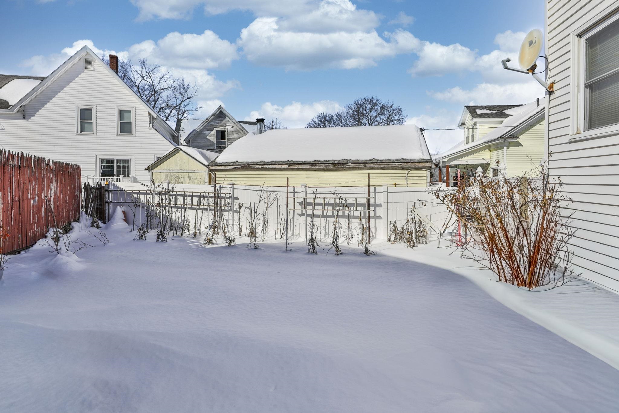 97 Dearborn Street Manchester, NH 03103 - Photo 5 of 33