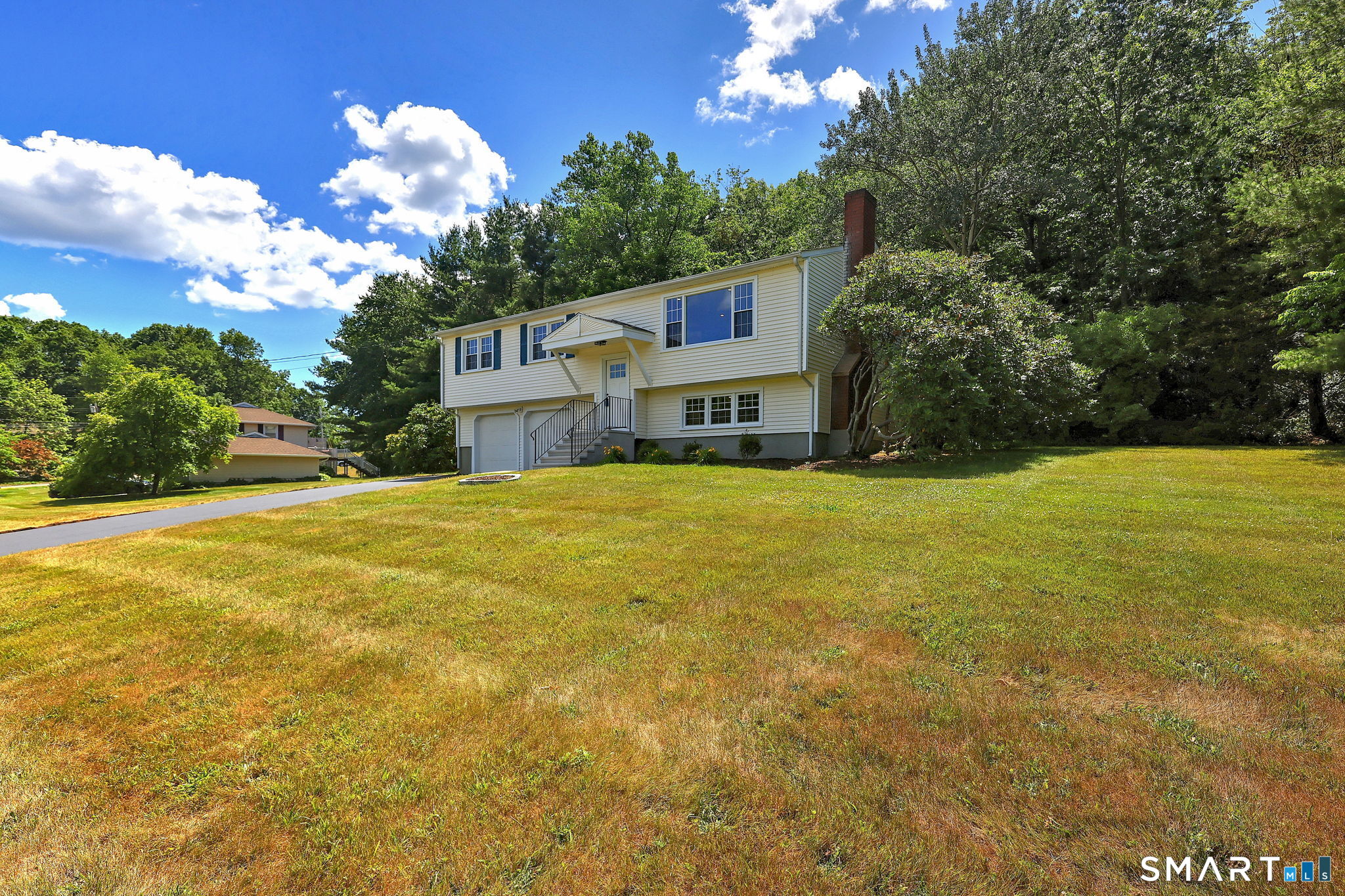 210 Cloudland Road North Haven, CT 06473 - Photo 8 of 40