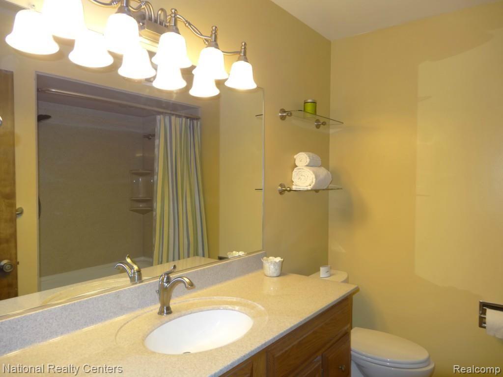 4095 Pardee Lake Road Howell, MI 48843 - Photo 17 of 57 DSC04245.jpg