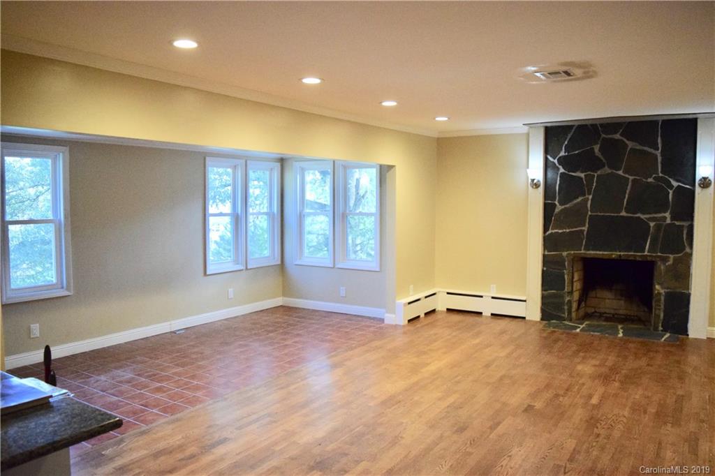 508 Riverside Drive Morganton, NC 28655 - Photo 3 of 18 Gallery Image 3