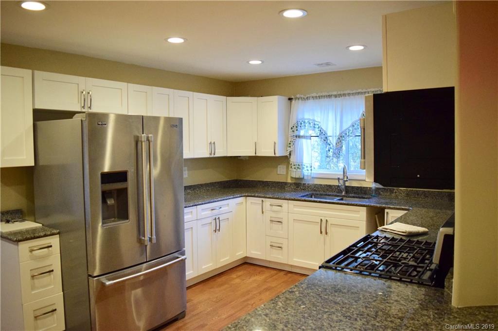 508 Riverside Drive Morganton, NC 28655 - Photo 4 of 18 Gallery Image 4