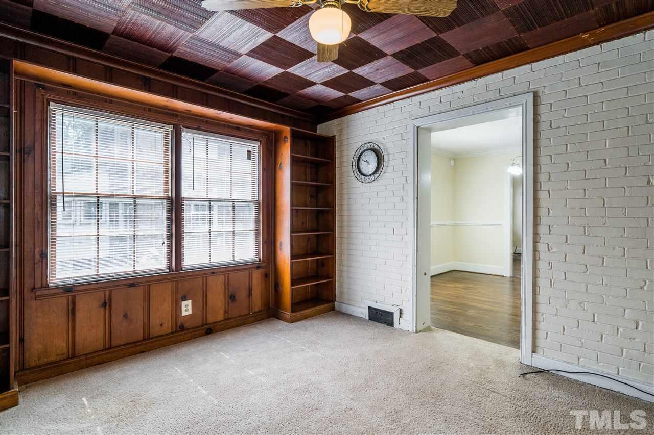 2254 The Circle Raleigh, NC 27608 - Photo 14 of 22 an empty room with windows