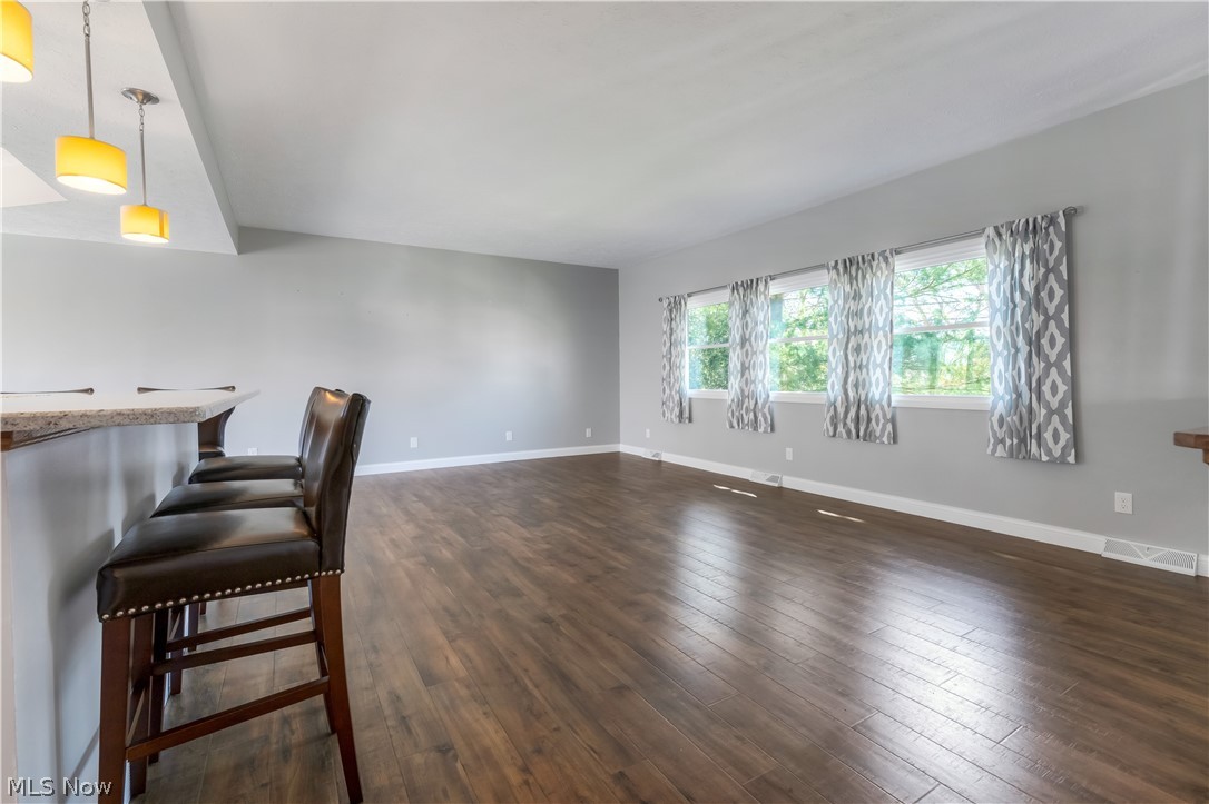 924 East Schaaf Road Brooklyn Heights, OH 44131 - Photo 4 of 34 Spacious and bright Living Room with Pergo
floors and large windows offering plenty of
natural light.