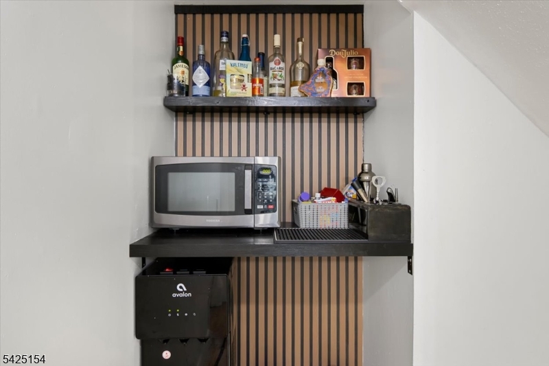 234 Aldene Road Roselle, NJ 07203 - Photo 11 of 27