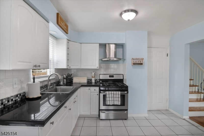 234 Aldene Road Roselle, NJ 07203 - Photo 9 of 27