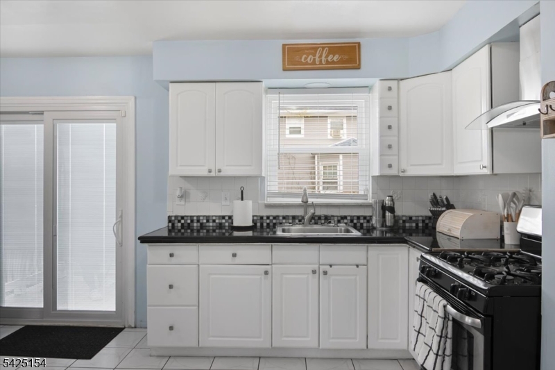 234 Aldene Road Roselle, NJ 07203 - Photo 10 of 27