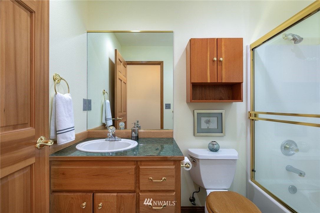 5096 Southwest Old Clifton Road Port Orchard, WA 98367 - Photo 13 of 21 Gallery Image 13