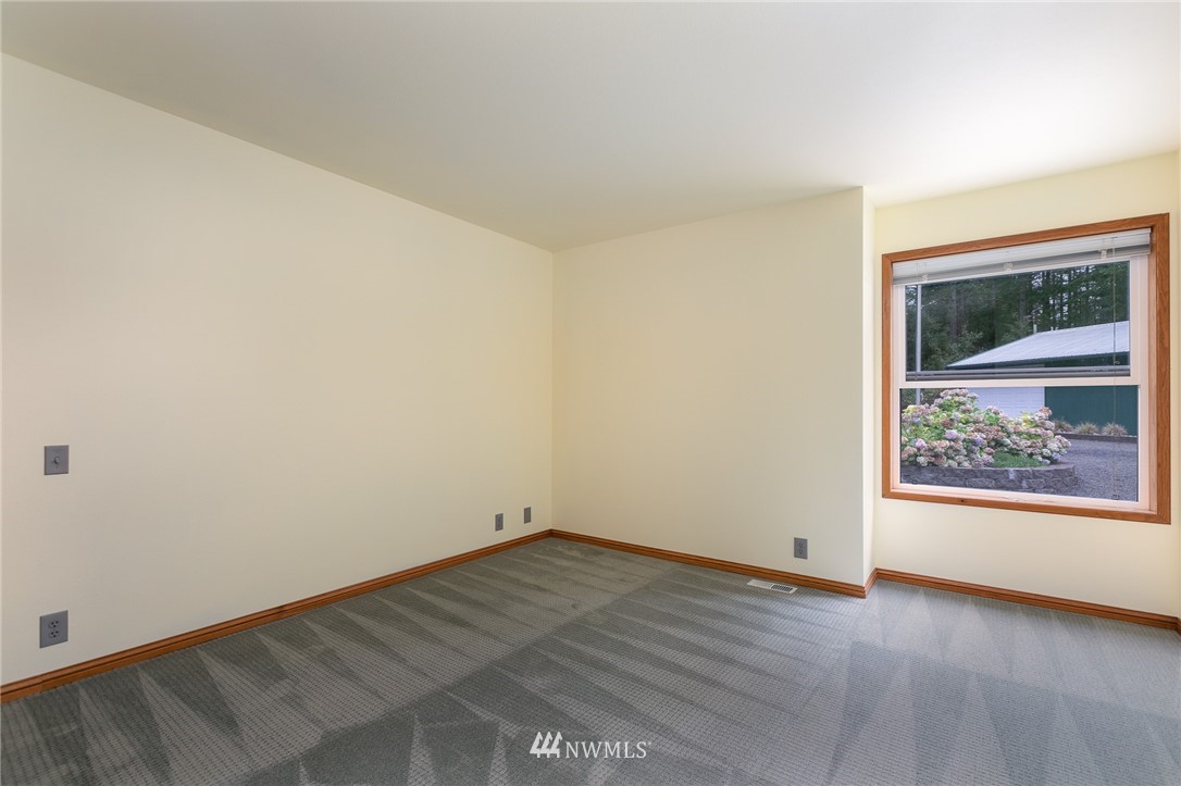 5096 Southwest Old Clifton Road Port Orchard, WA 98367 - Photo 18 of 21 Gallery Image 18