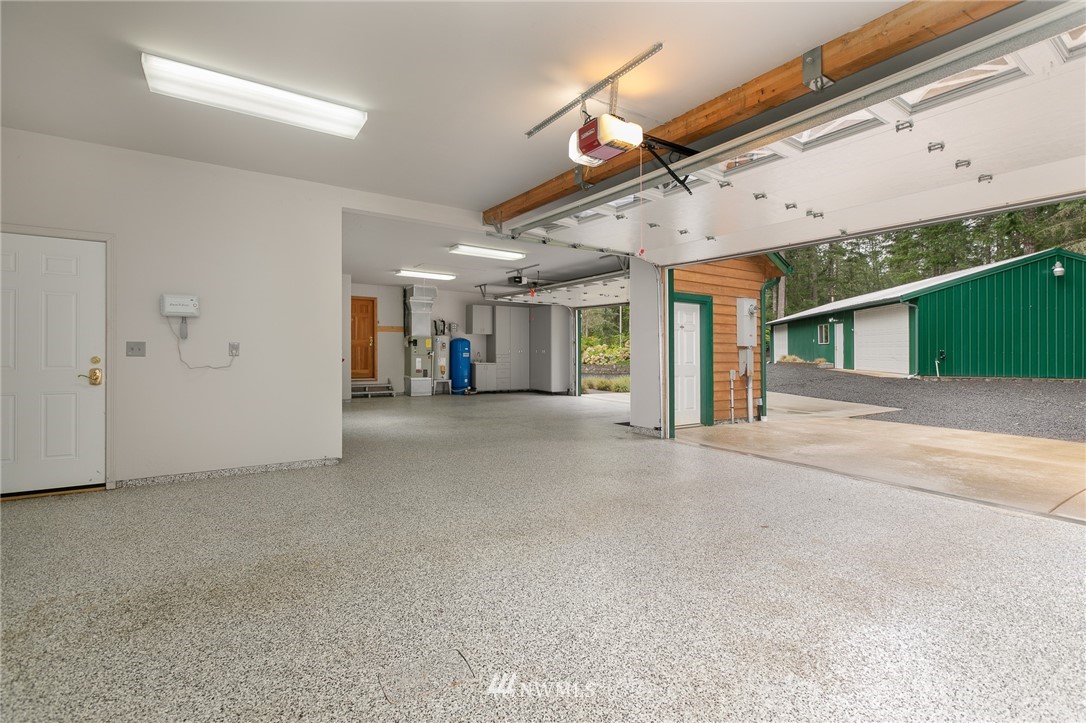 5096 Southwest Old Clifton Road Port Orchard, WA 98367 - Photo 3 of 21 Gallery Image 3