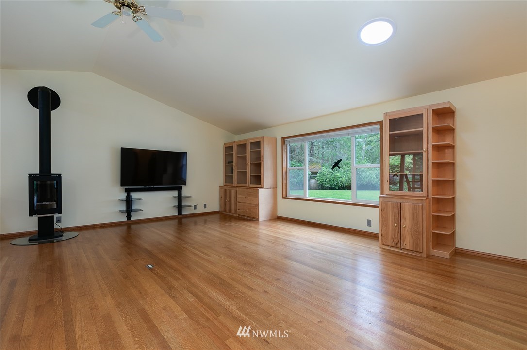 5096 Southwest Old Clifton Road Port Orchard, WA 98367 - Photo 7 of 21 Gallery Image 7