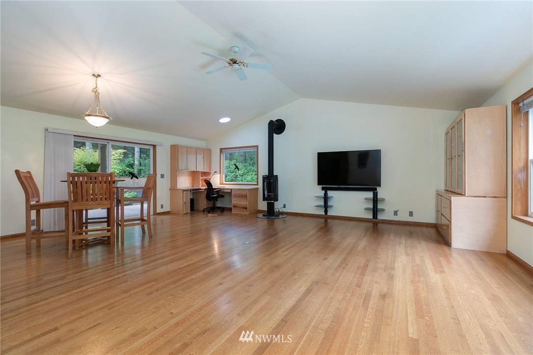 5096 Southwest Old Clifton Road Port Orchard, WA 98367 - Photo 8 of 21 Gallery Image 8