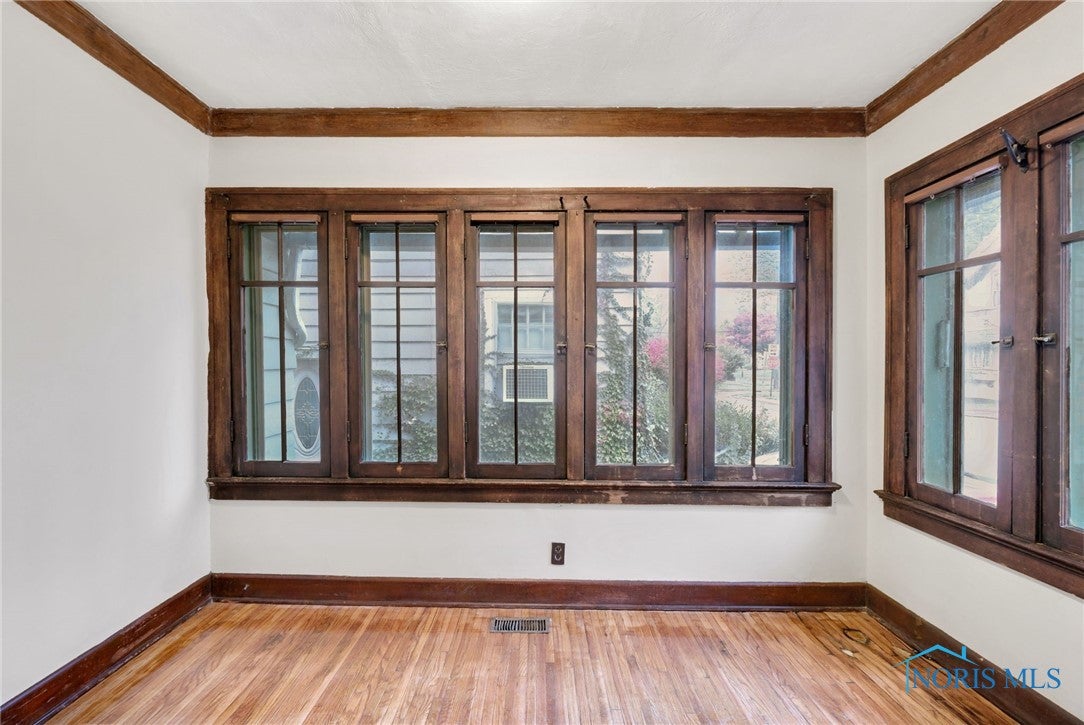 541 Colonial Court Toledo, OH 43620 - Photo 6 of 22 Gallery Image 6