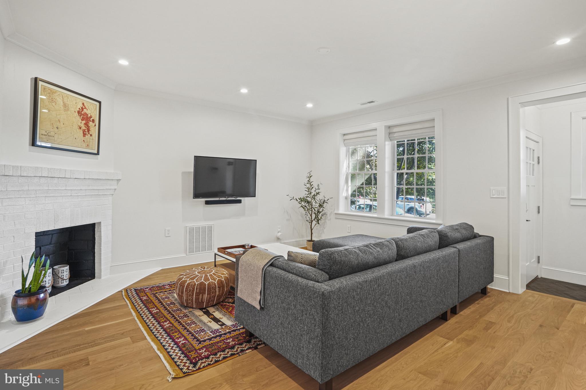 1920 35th Street Northwest Washington, DC 20007 - Photo 10 of 38 Living/Family Room