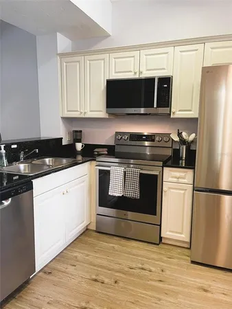 $1,800 | 3506 54th Drive West, Unit 204, Bradenton, FL 34210