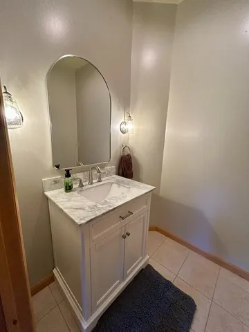 $720,000 | 6135 Martha Drive North, Aurora, IN 47001