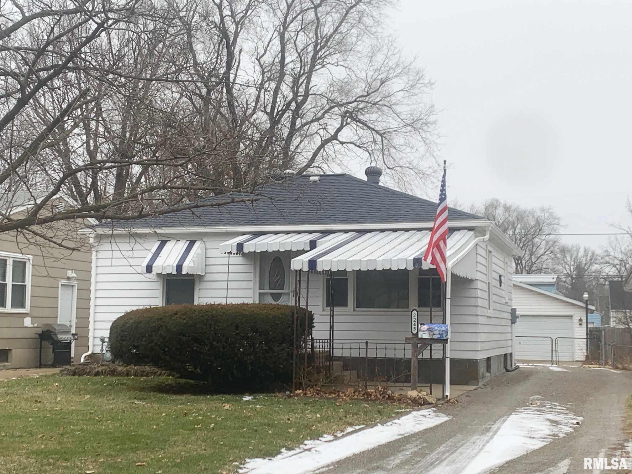 2245 Grandview Avenue Springfield, IL 62702 - Photo 1 of 23