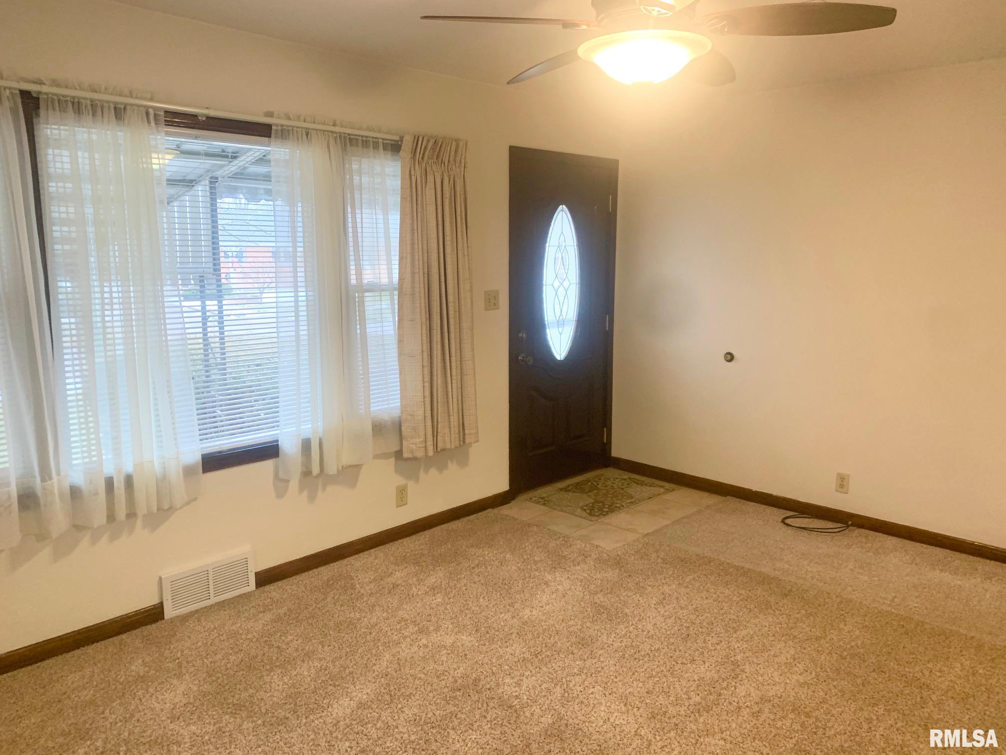 2245 Grandview Avenue Springfield, IL 62702 - Photo 4 of 23